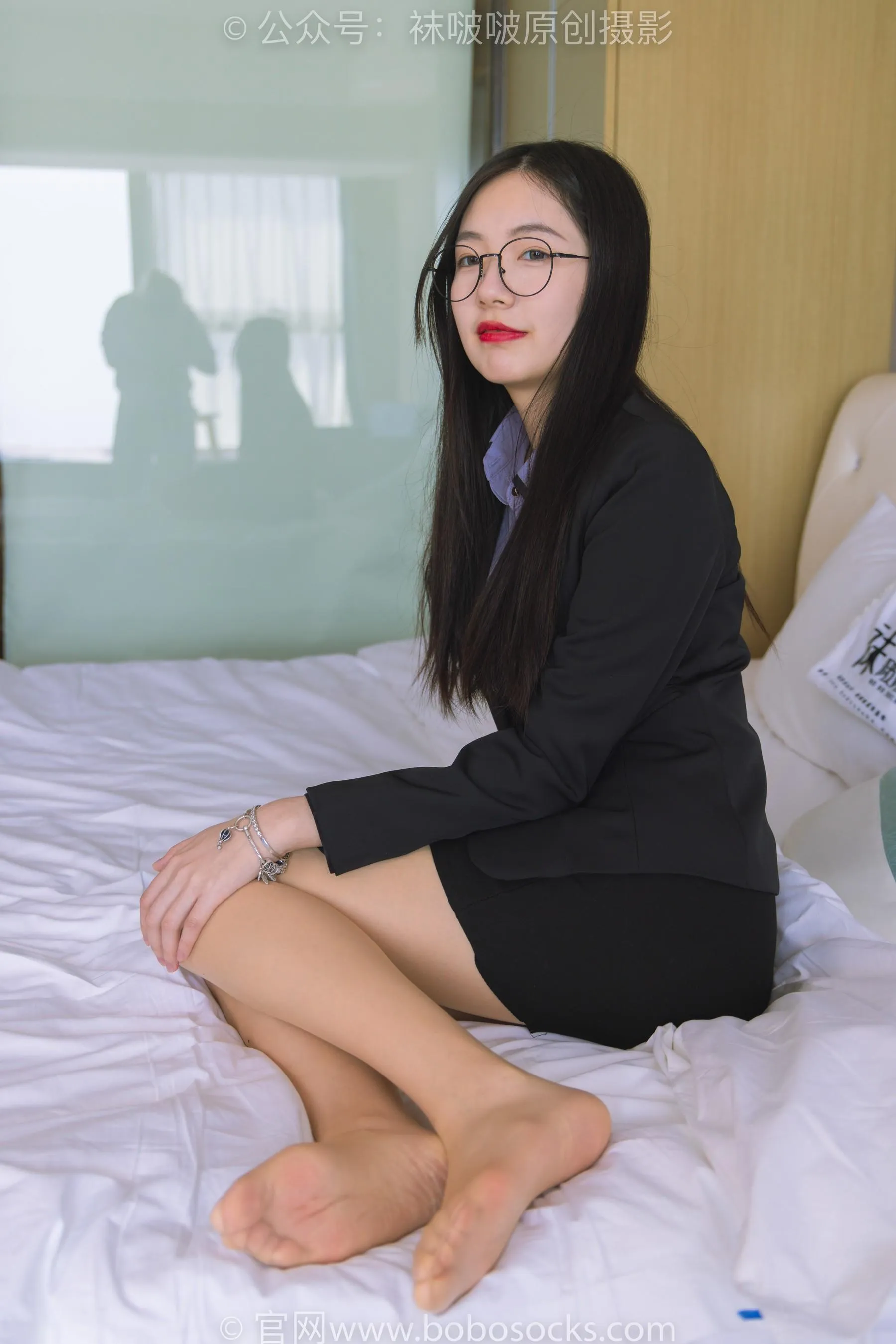 [BoBoSocks袜啵啵]NO.216 小甜豆-两双高跟鞋、肉丝、油亮黑丝 [90P]插图5